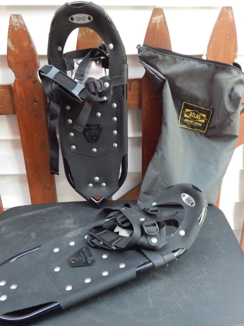 Vintage ATLAS NEVER USED Snow Shoes Snowshoes w/Carry Bag 25" Long